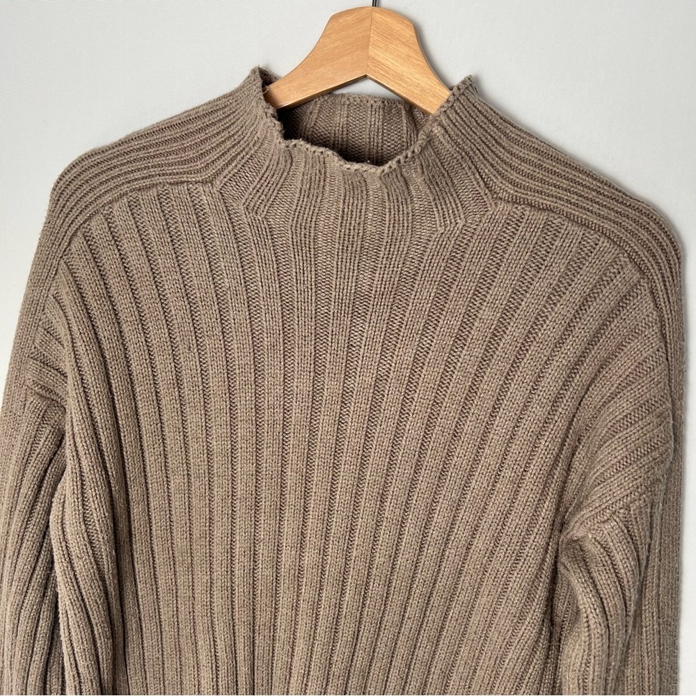 Abercrombie & Fitch Ribbed Cable Knit Mock Neck Long Sleeve Sweater XS Tan Beige - Picture 2 of 8